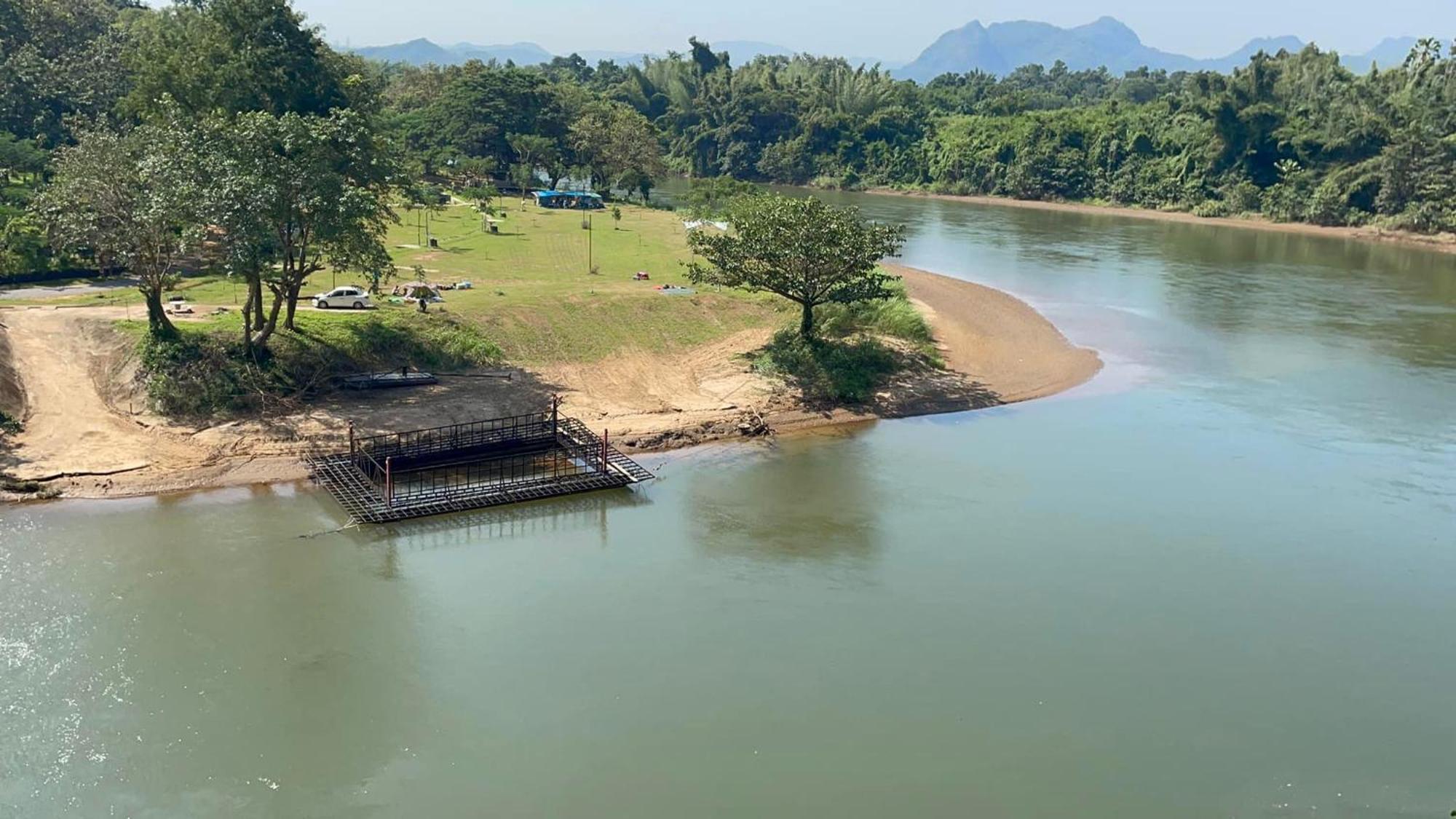 Noot'S Bar And Guesthouse Kanchanaburi Exterior photo